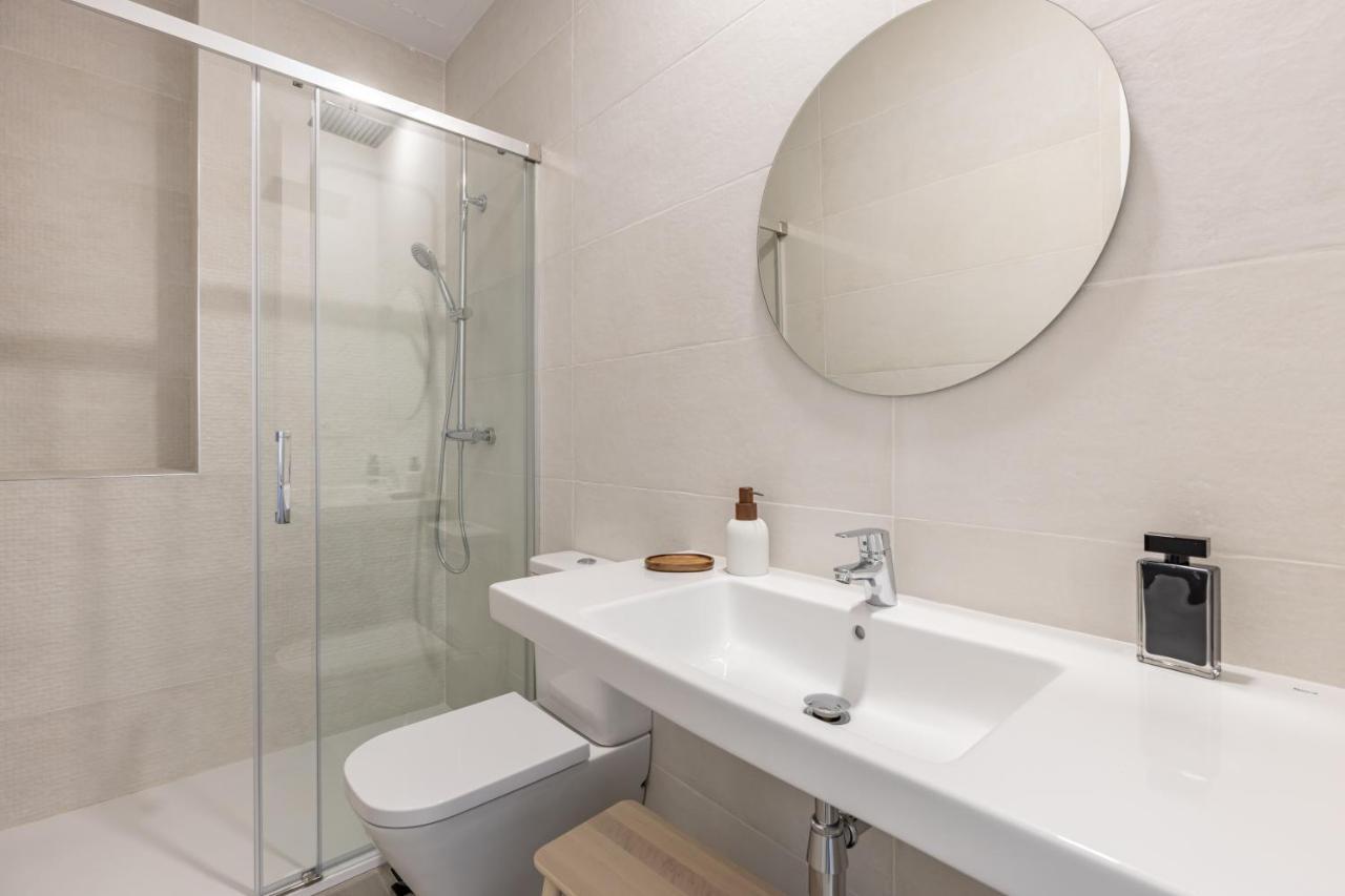 Apartamentos Libere Granada Catedral Luaran gambar