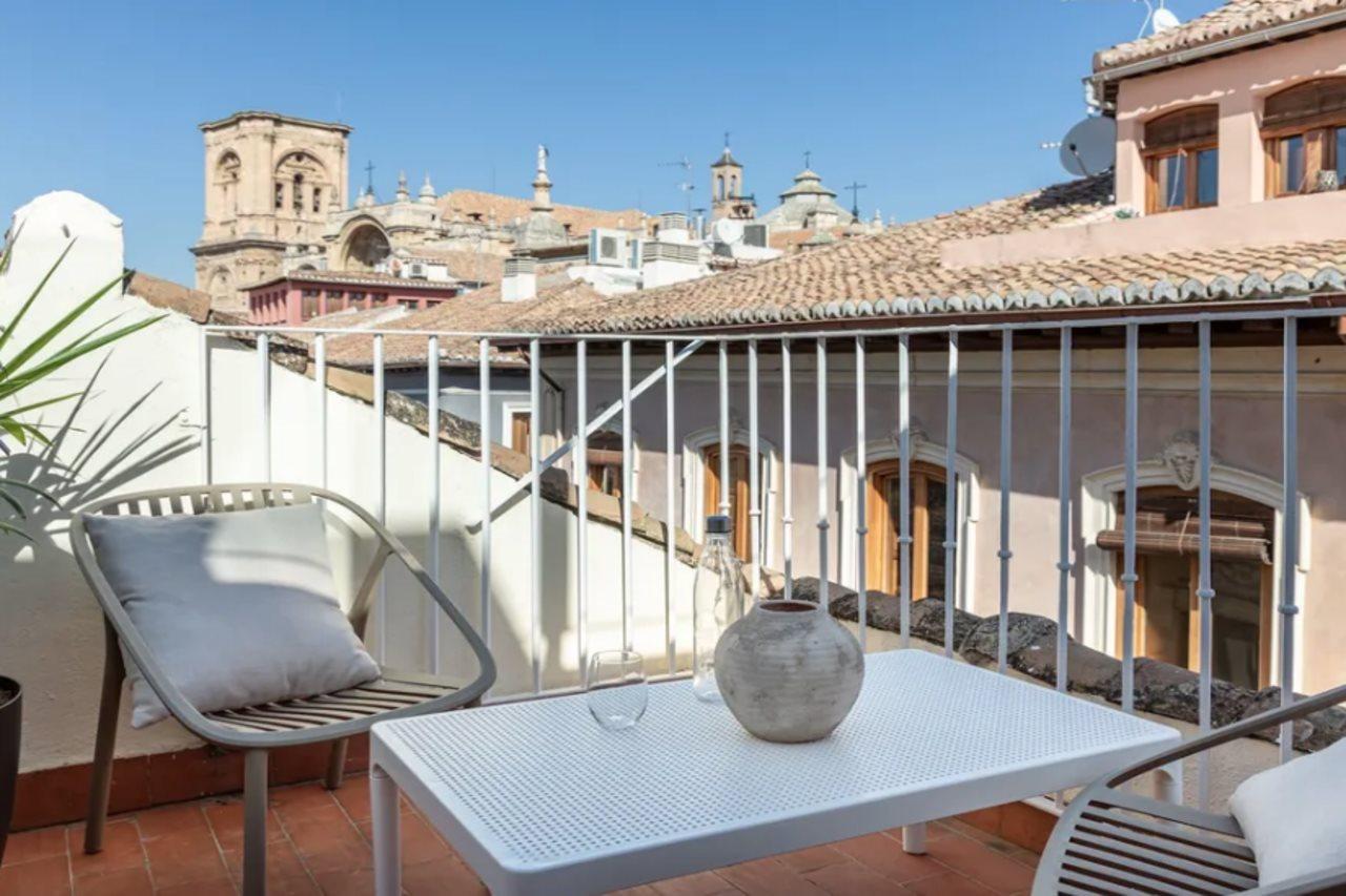 Apartamentos Libere Granada Catedral Luaran gambar